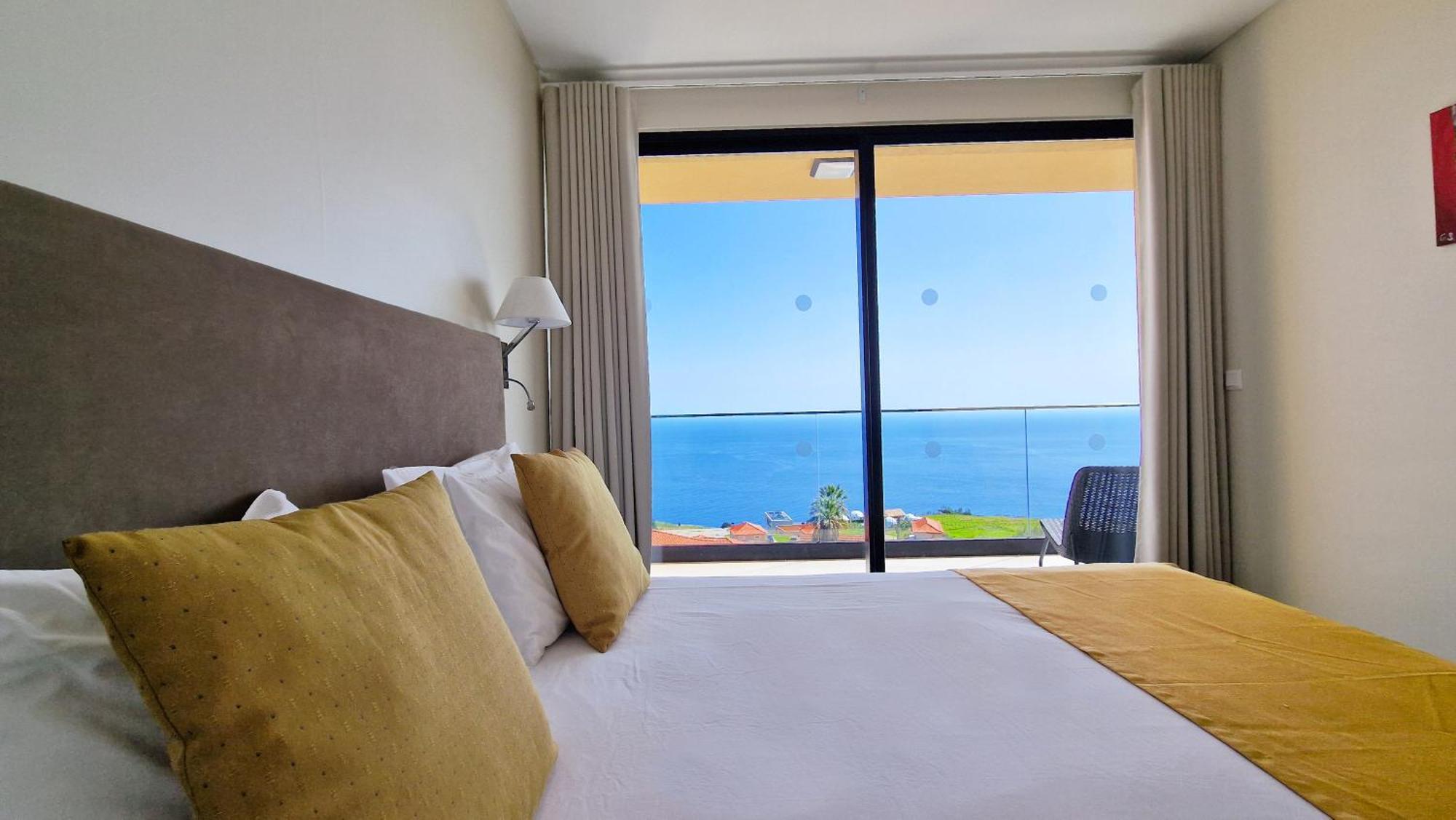 Eden Sun - A Modern Luxury Villa With A Panoramic View Prazeres Exterior photo