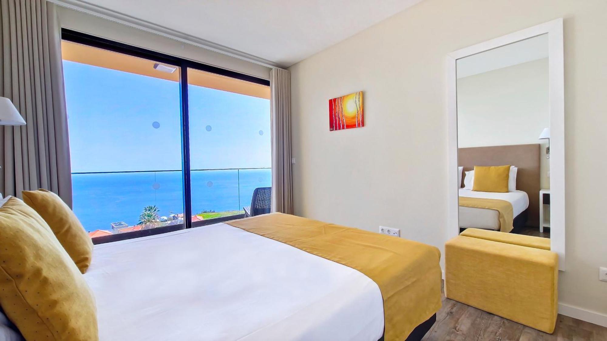 Eden Sun - A Modern Luxury Villa With A Panoramic View Prazeres Exterior photo